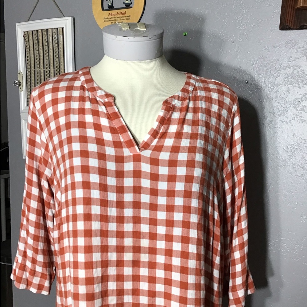 CJ BANCKS WOMENS RED-WHITE Plaid Sz 3X Long Sleeve Collarless Slit Neck Top-Xo